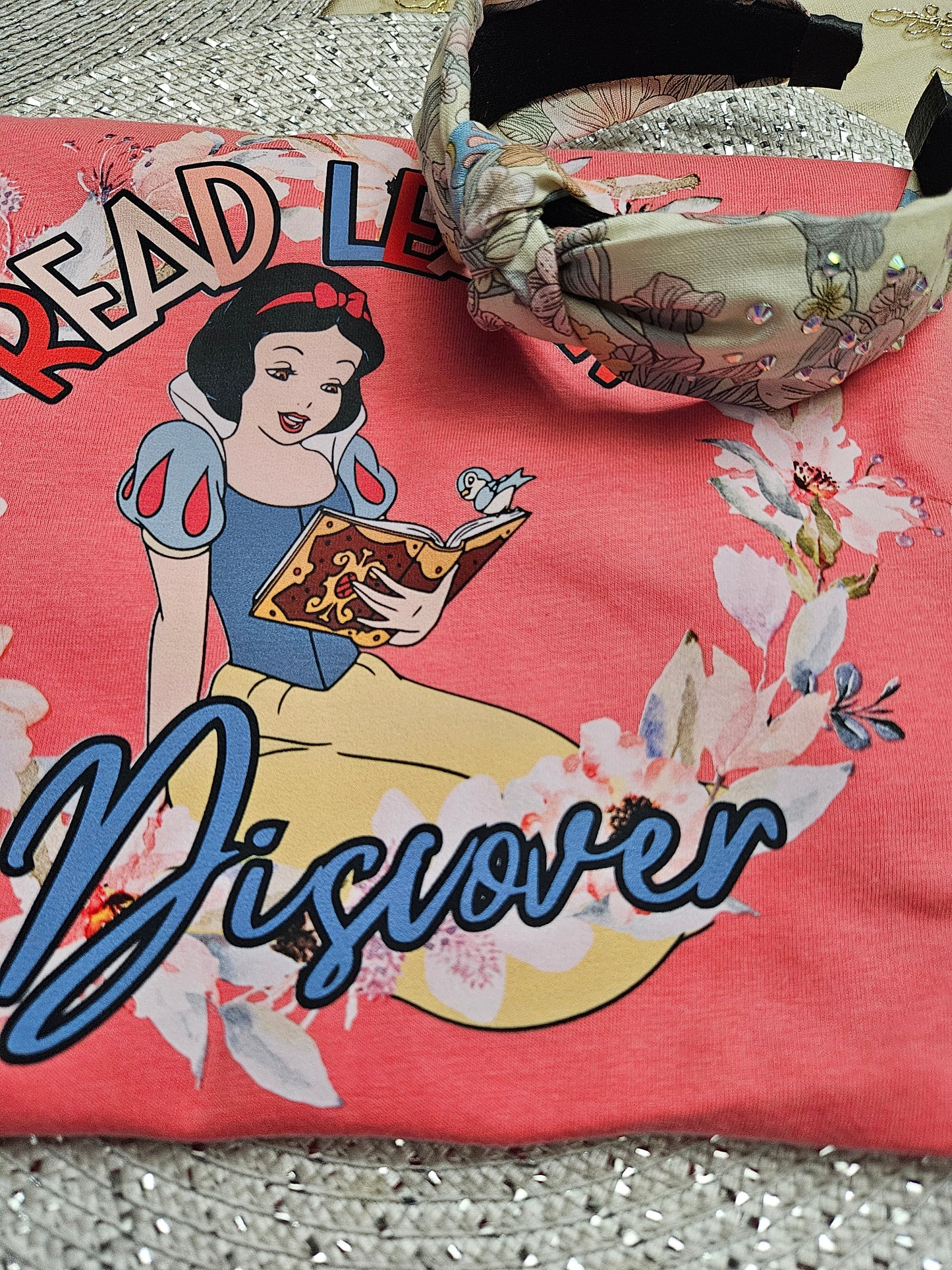 Read Learn Discover - Snow White